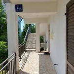 Apartment Dina Malinska