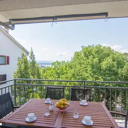 Apartament Dina Malinska