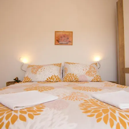Apartment Dina Malinska