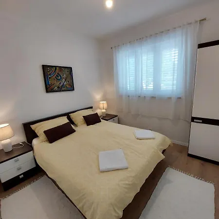 Dina Apartment *