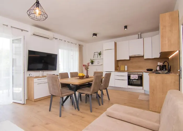 Apartament Dina Malinska