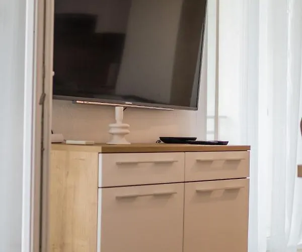 Apartament Dina Malinska