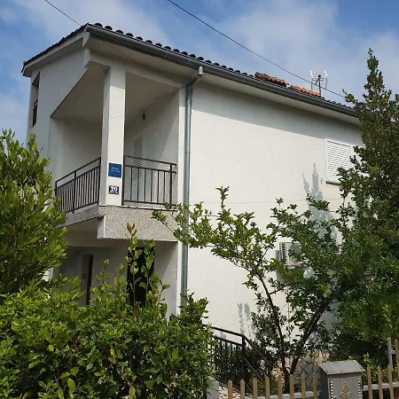 Dina Apartman Malinska